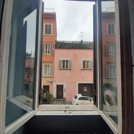 Cozy In Hip Trastevere * Rome